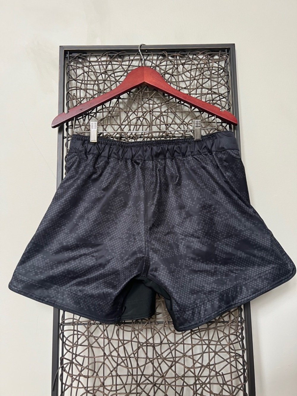 Hayabusa Hexagon Mid-Thigh Hybrid Fight Short black virtually indestructible M - Picture 6 of 16